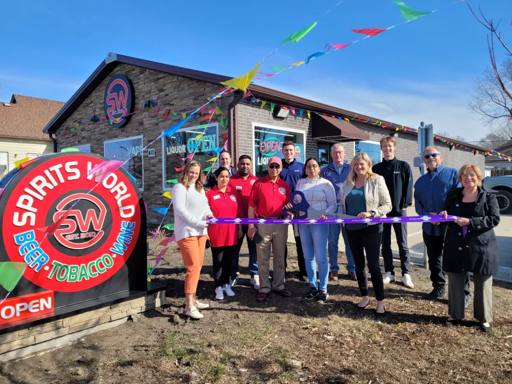 Indianola Chamber Holds Ribbon Cutting for Spirits World - Vimarsana News
