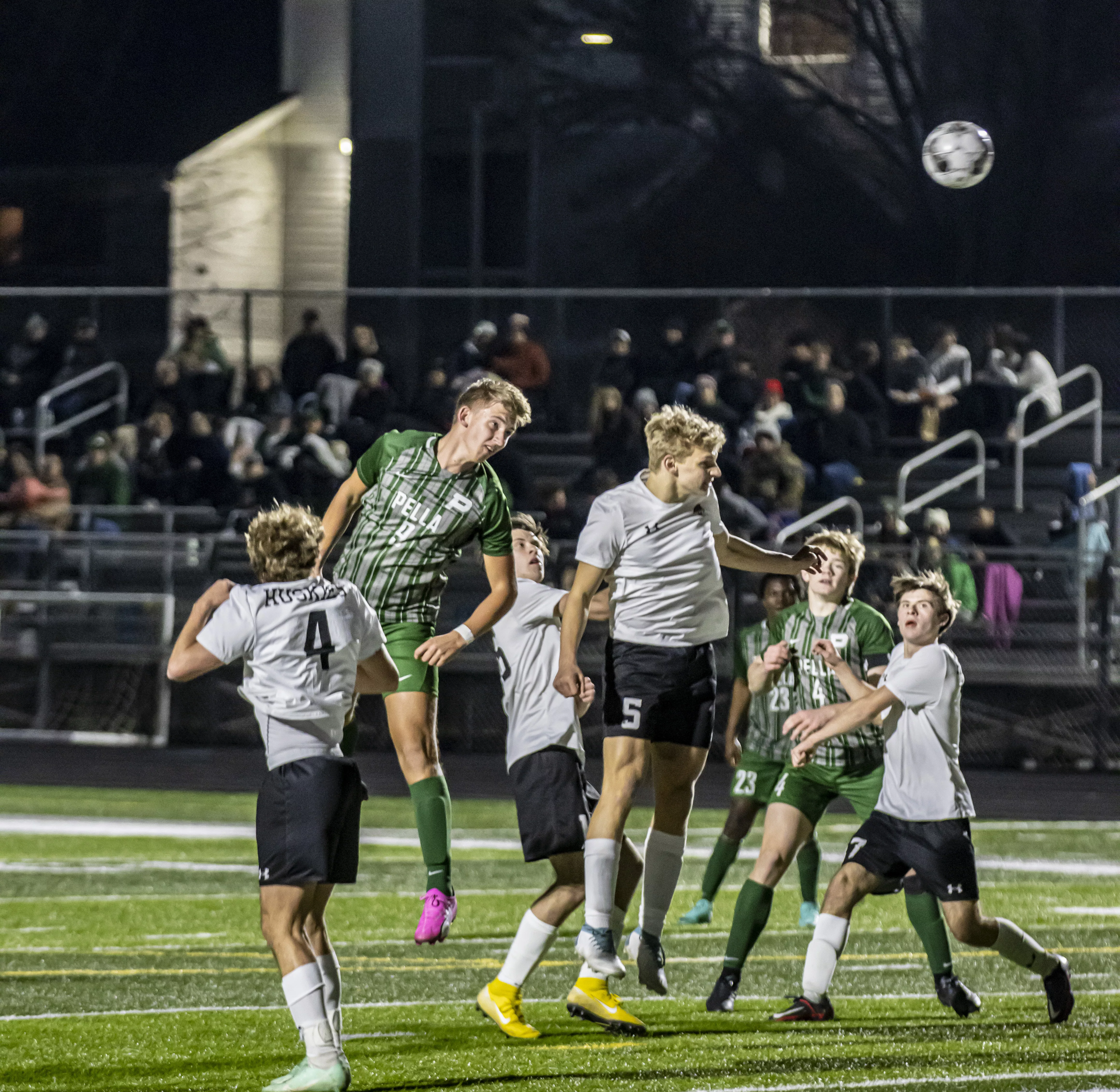 pella-boys-soccer-vs-winterset_014