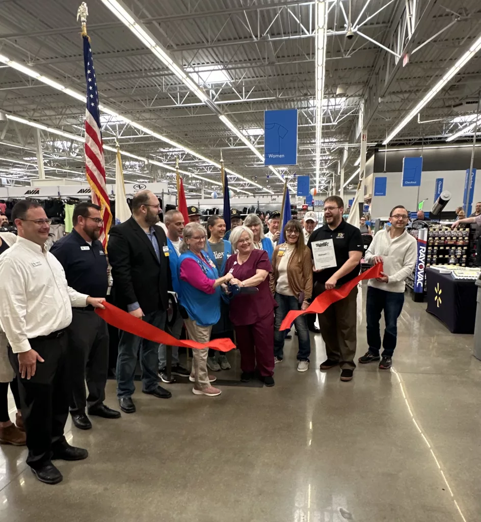 Ribbon Cutting Held Friday for Knoxville Wal-Mart's Remodel Completion | KNIA KRLS Radio - Vimarsana News