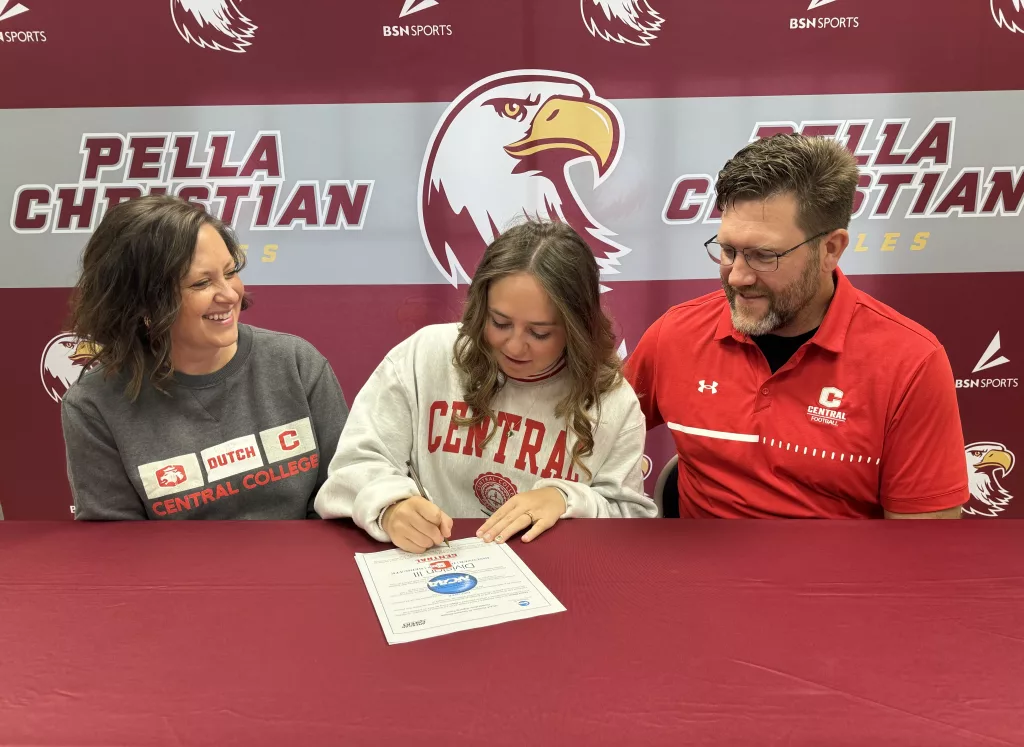 Ellison Ritzert Signs to Join Central College Dance Team - Vimarsana News