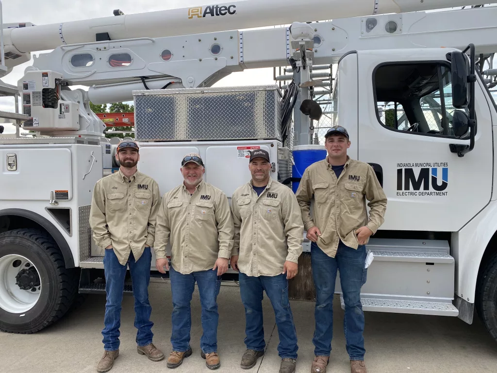Indianola Municipal Utilities Sends Crew to Assist Greenfield - Vimarsana News