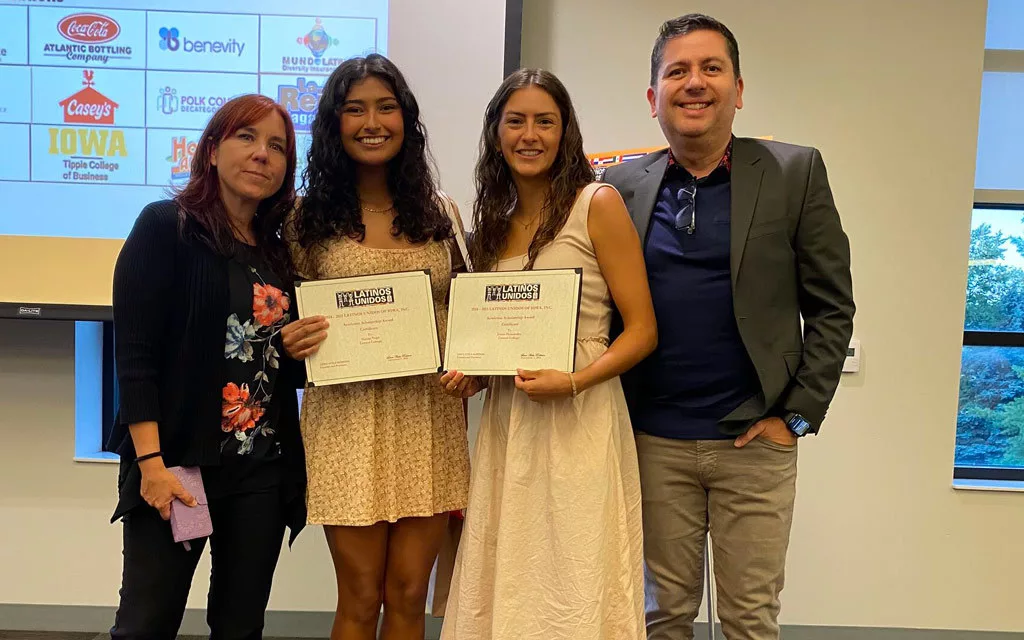 central-college-latinos-unidos-of-iowa-awardees