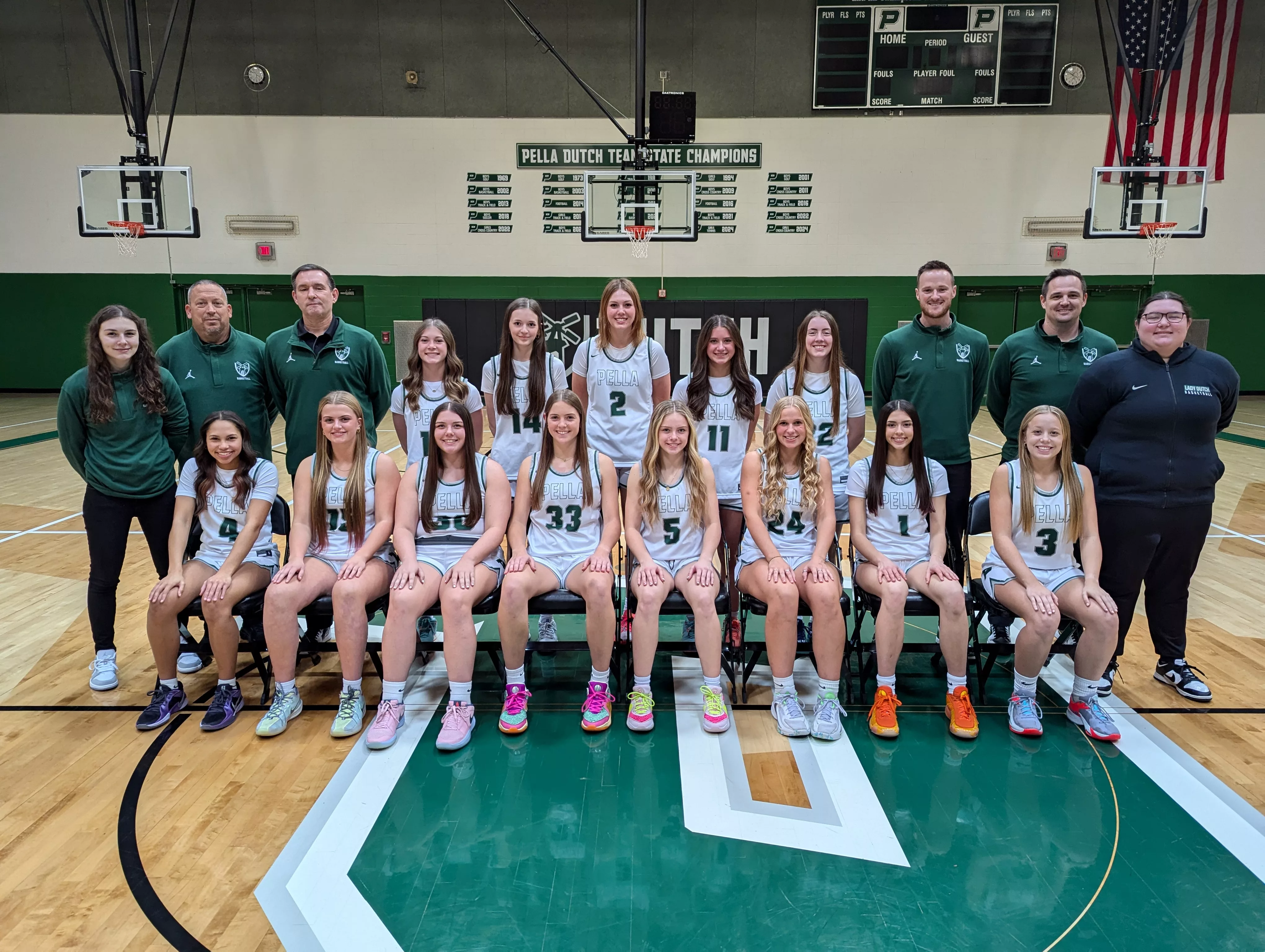 pella-girls-basketball-2024-25-team-photo