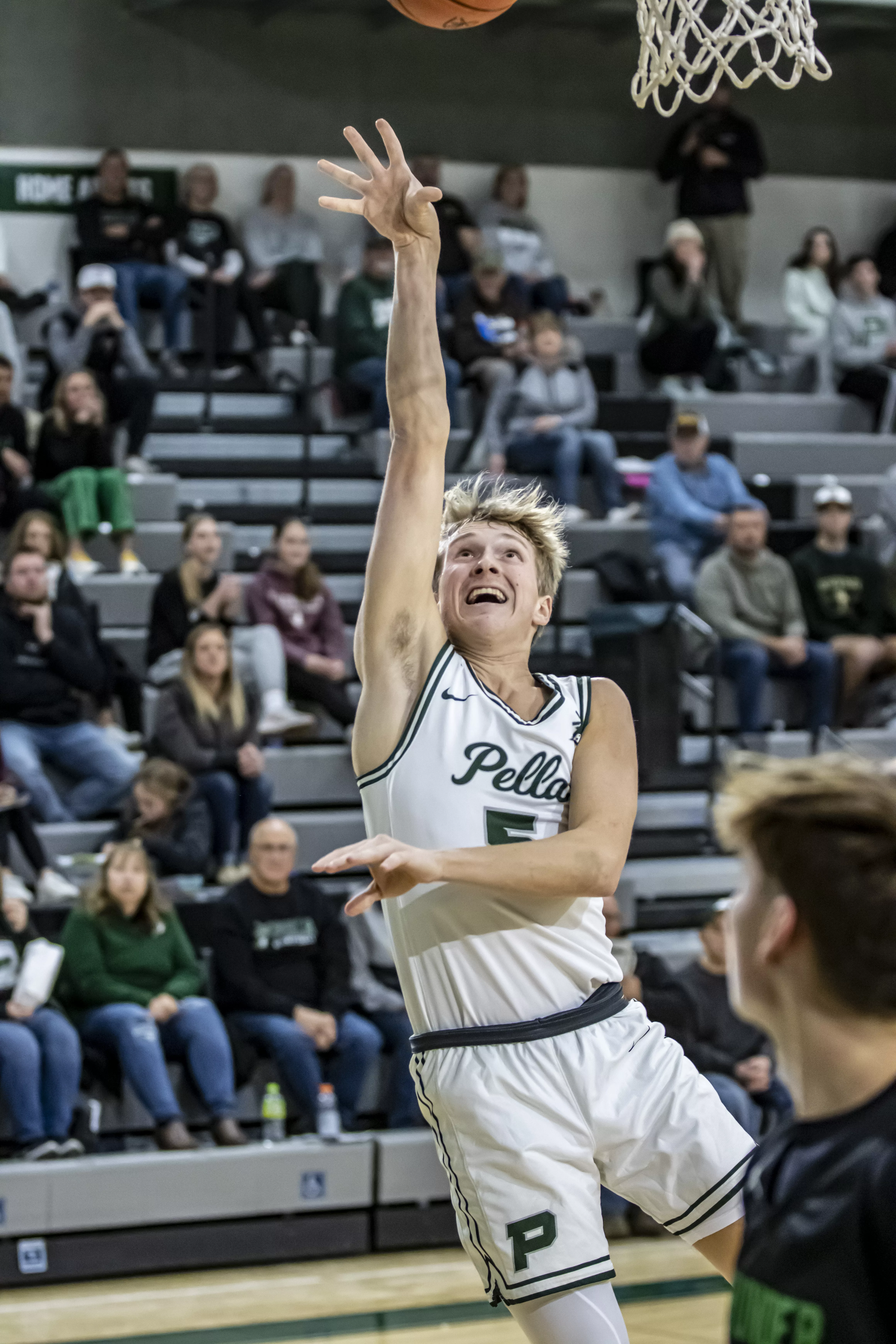 pella-boys-basketball-vs-gvc_010