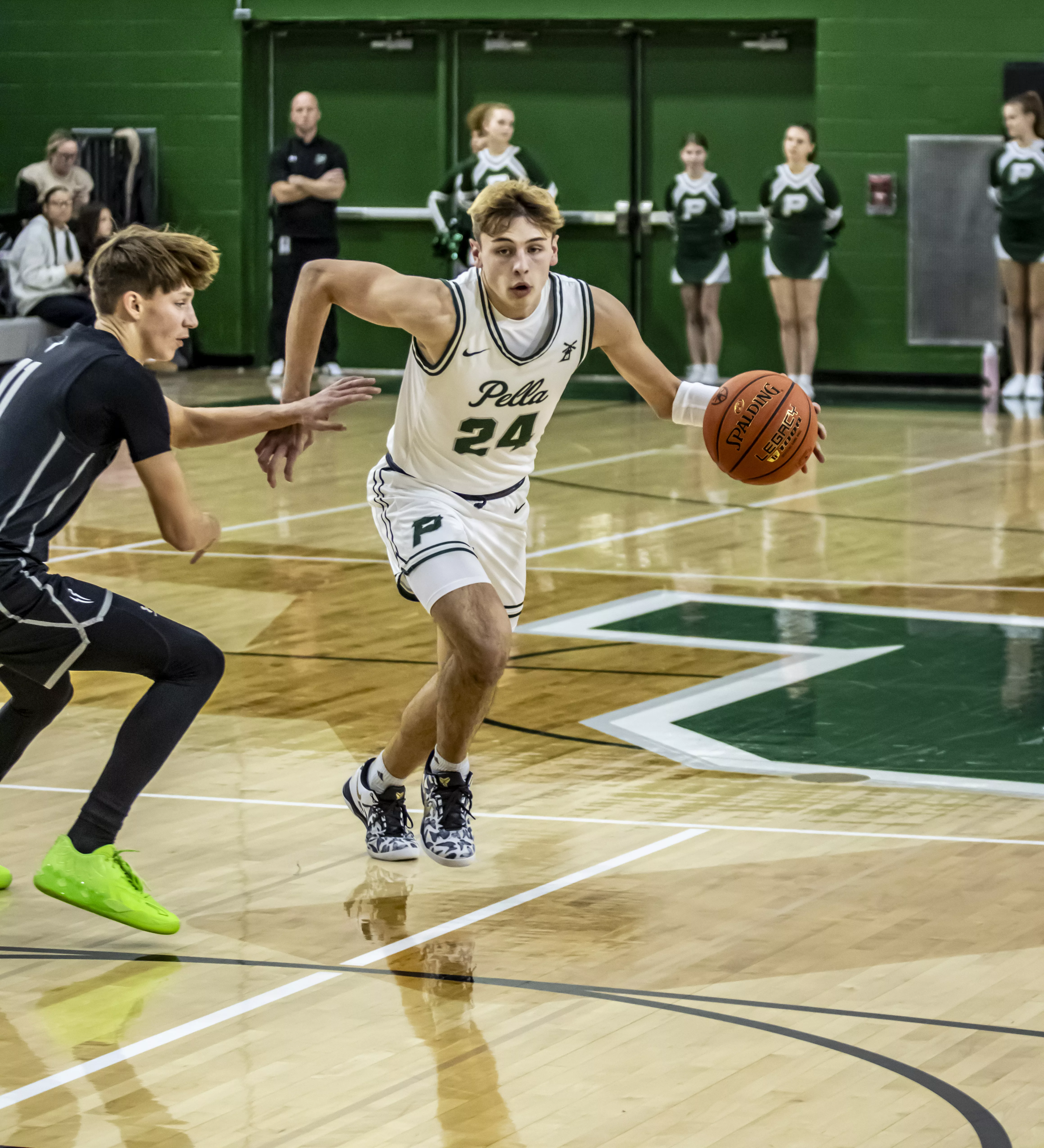 pella-boys-basketball-vs-gvc_009