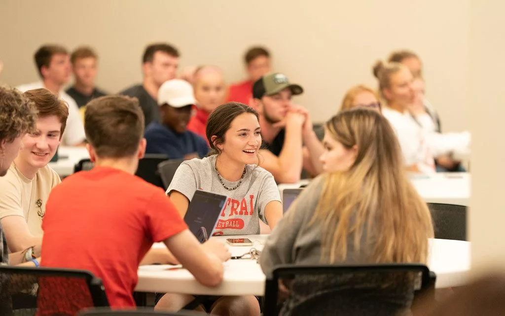 central-college-students-in-room