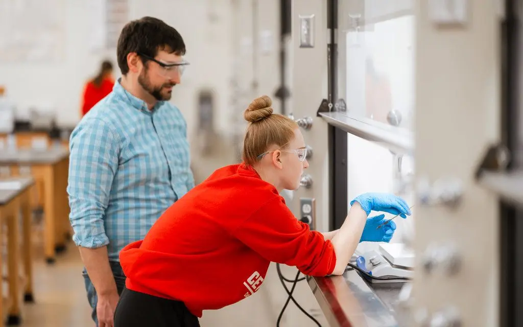 central-college-vermeer_science_lab