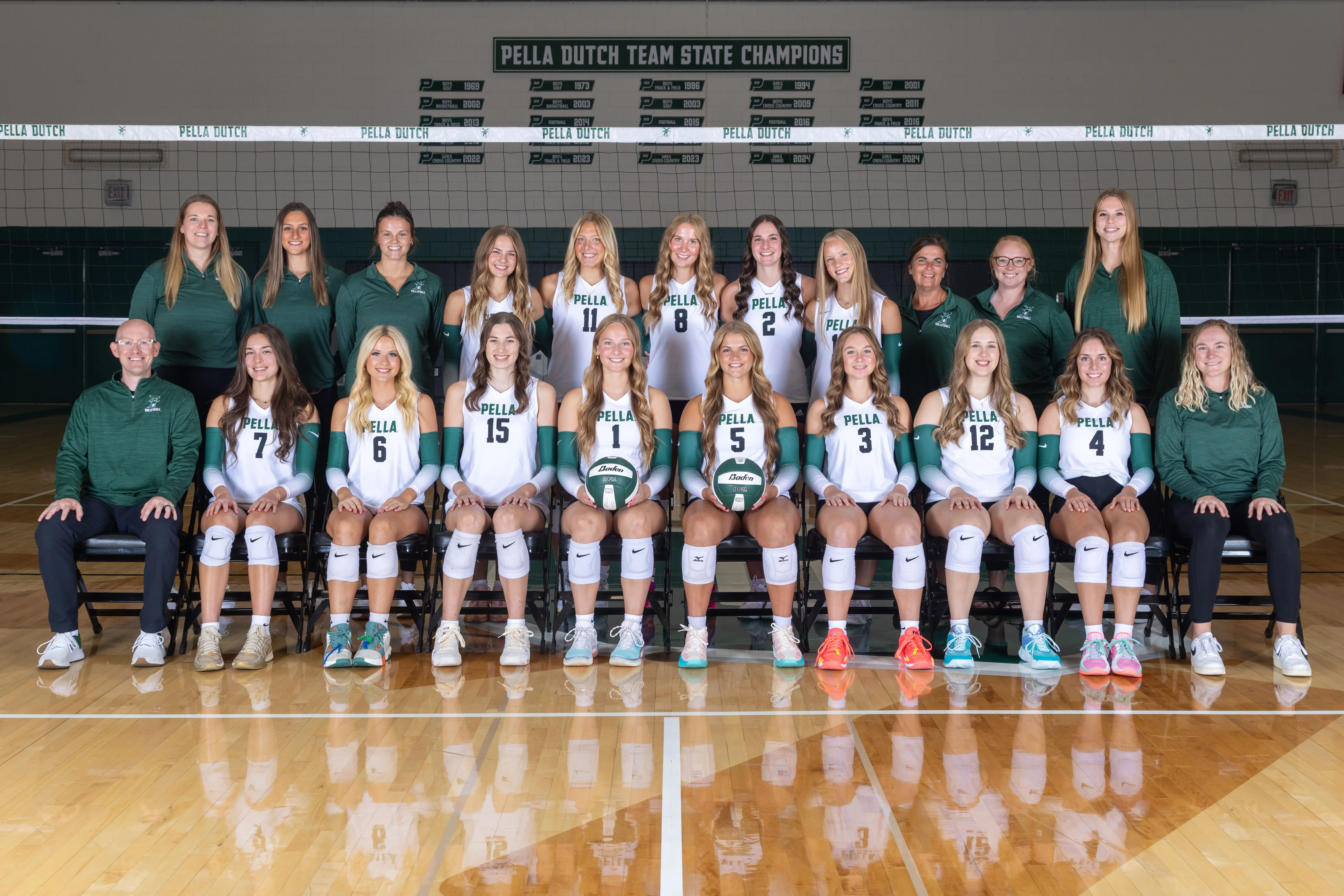 pella-volleyball-2025-team