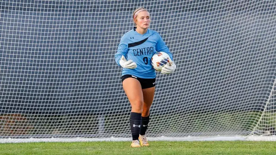 central-w-soc-zoey-sizemore