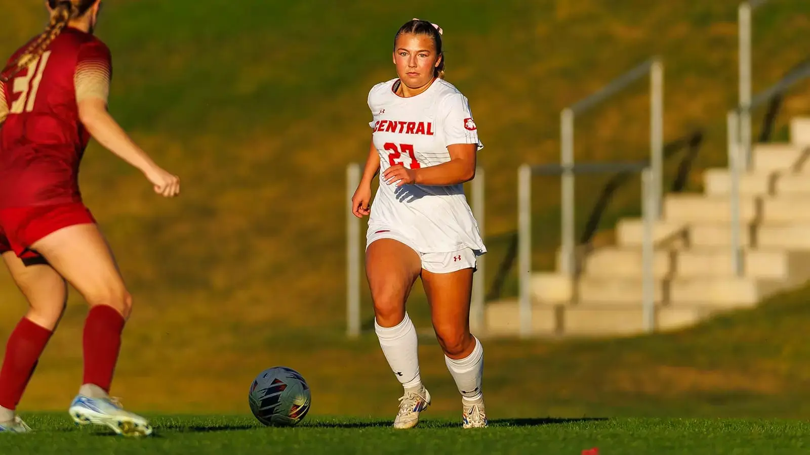 central-w-soc-olivia-devos