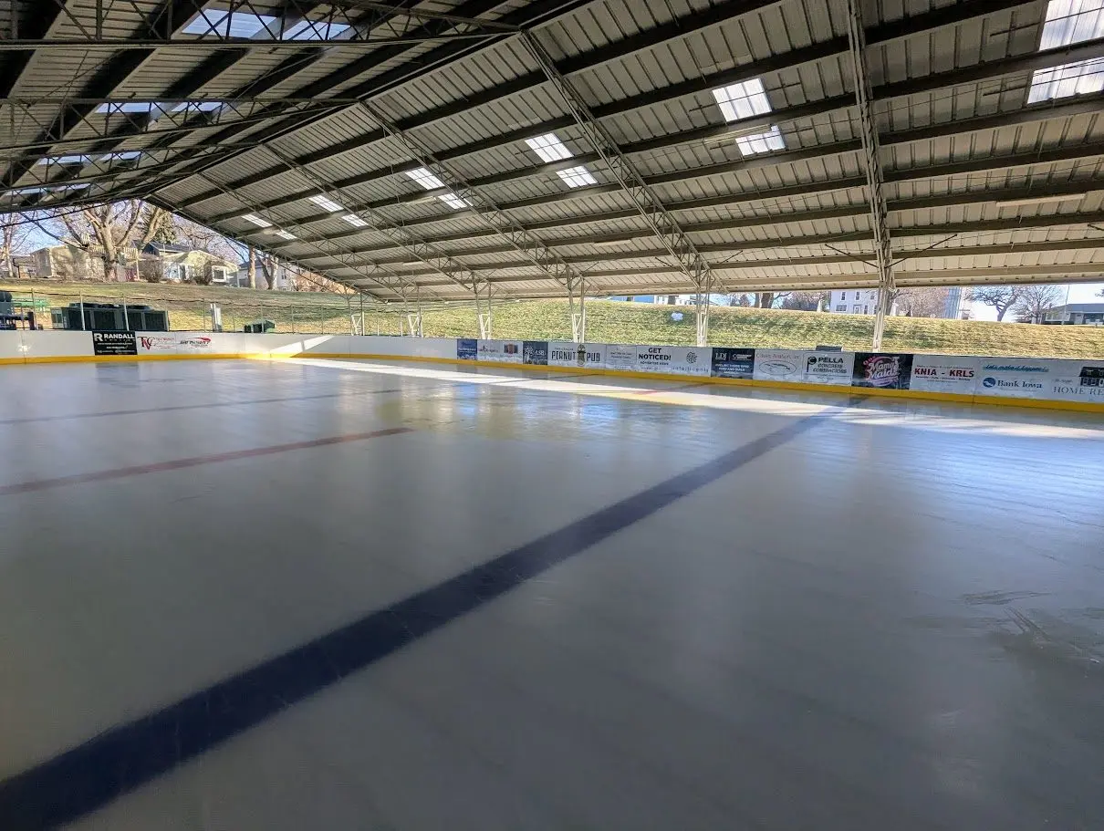 ice-skating-pella-2025