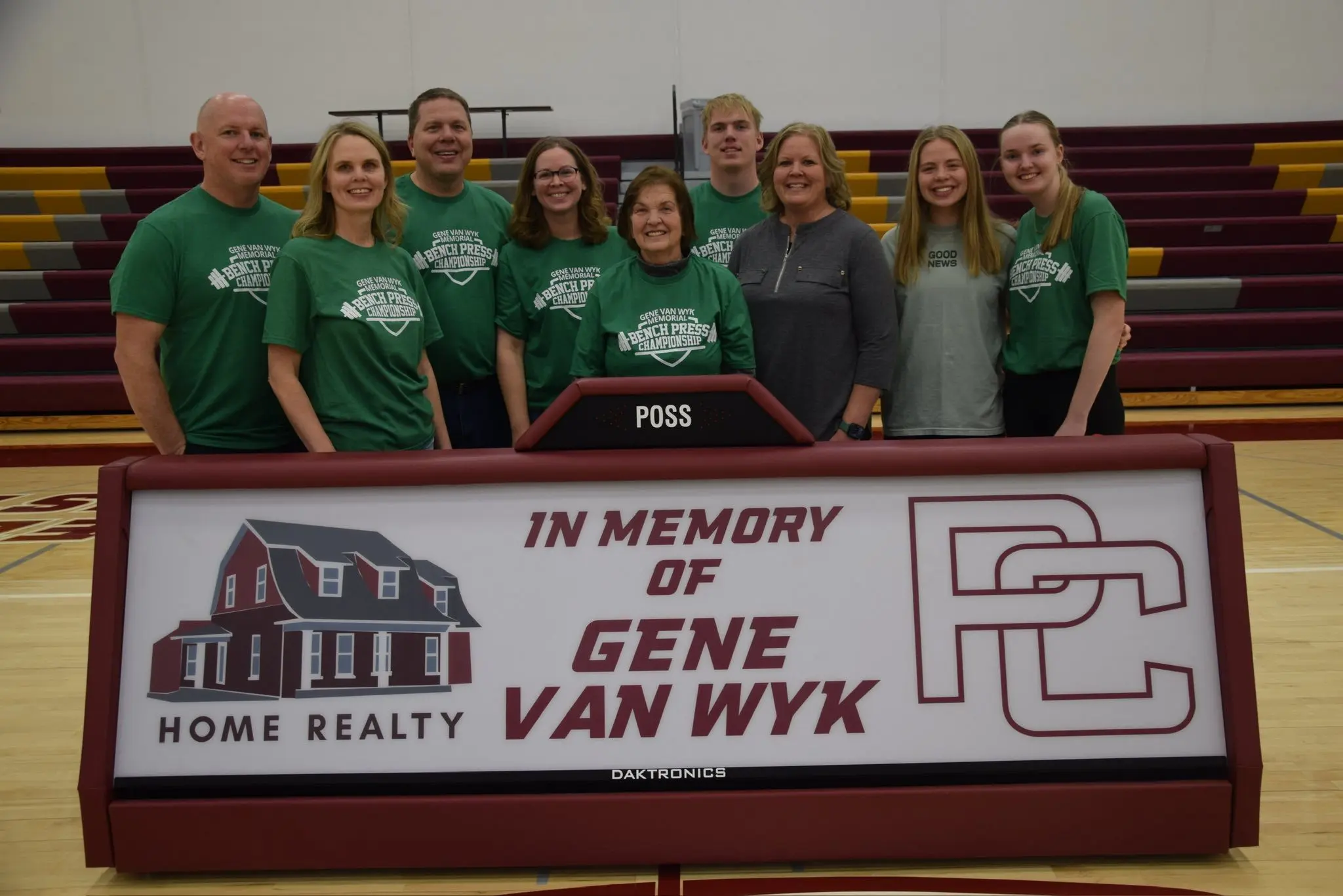 gene-van-wyk-bench-press-competition