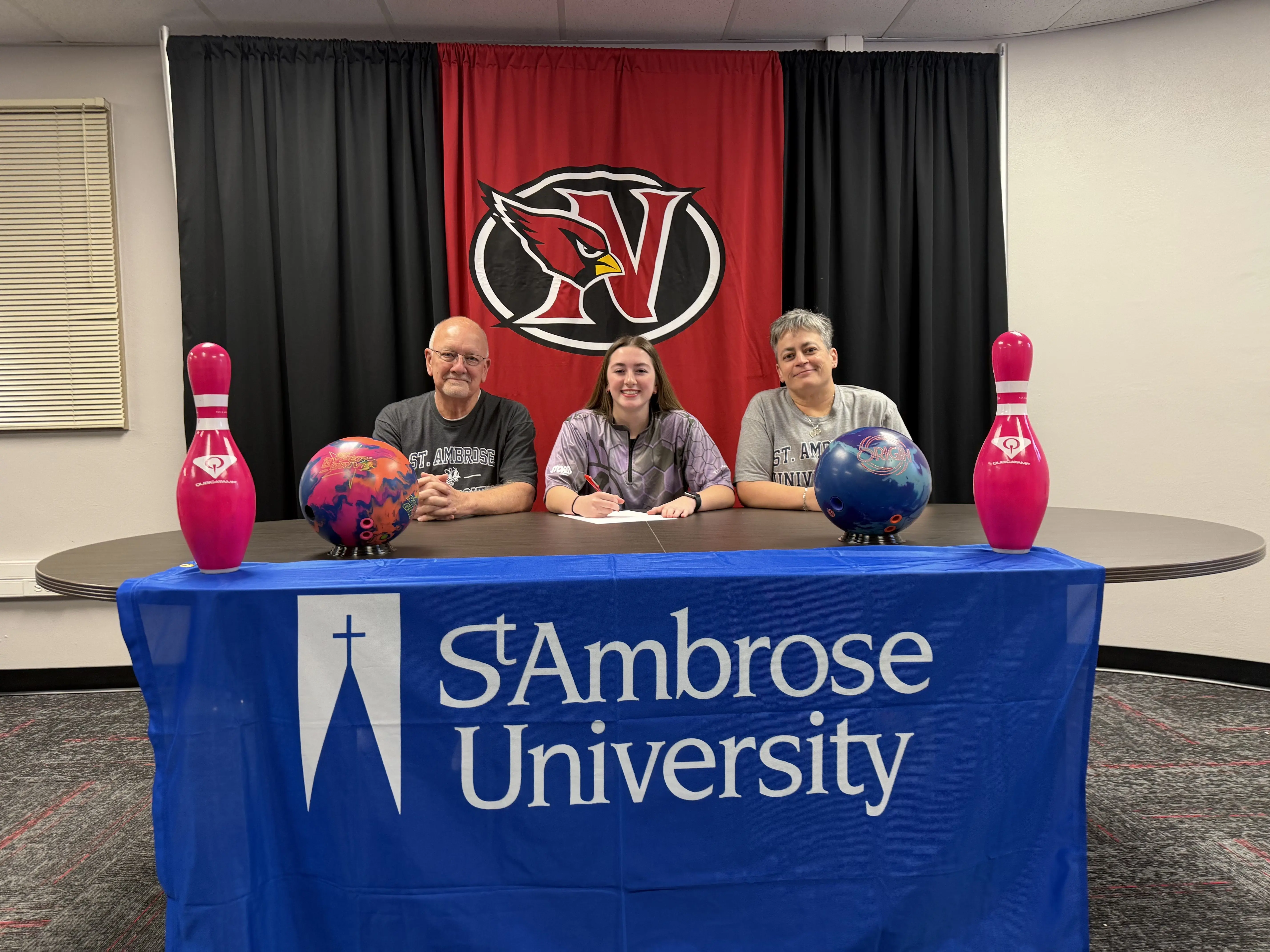 gabbie-humphrey-signing