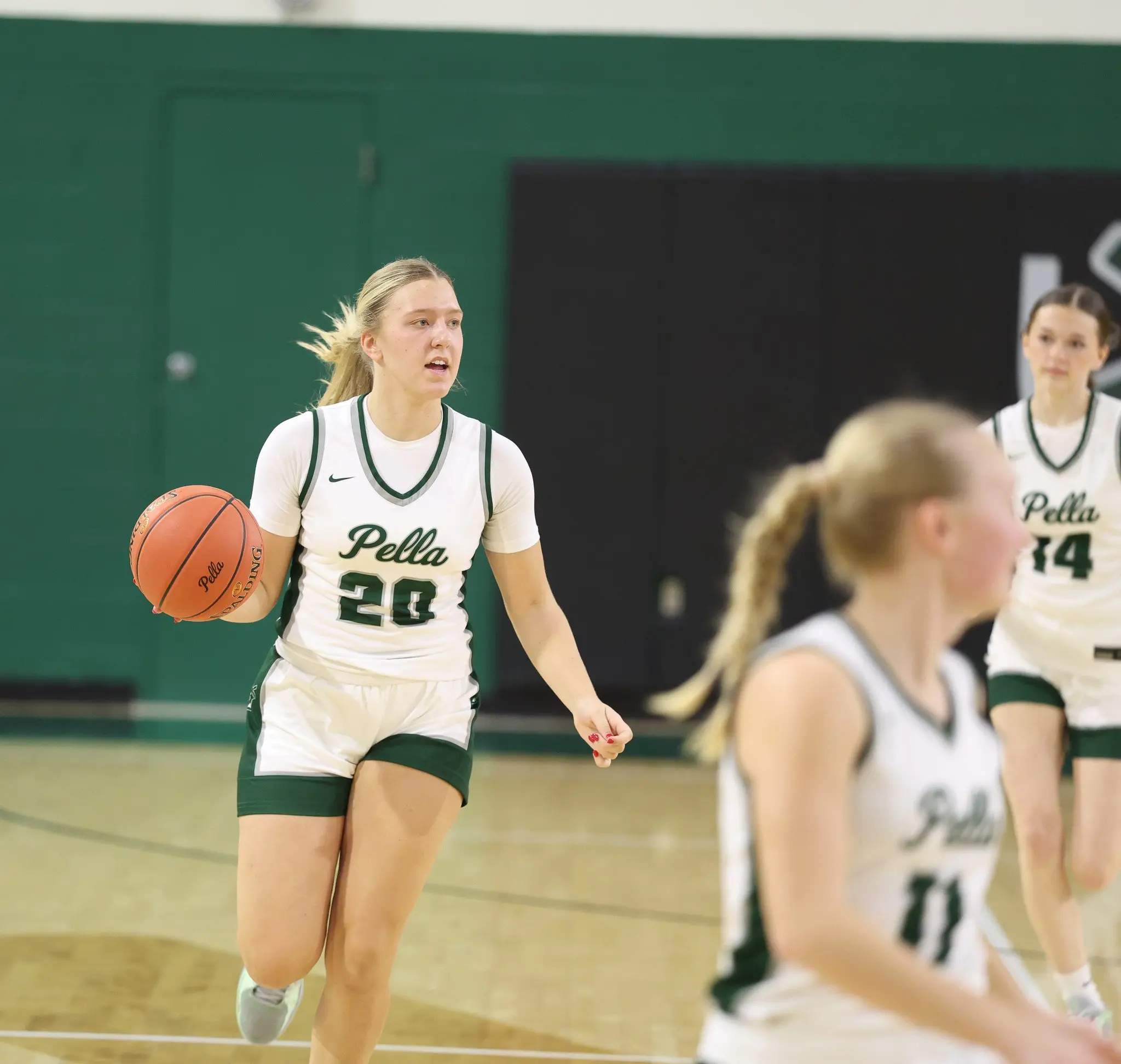 pella-vs-knoxville-girls-basketball-2026-49-2