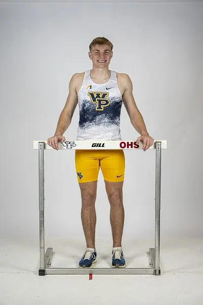 koby-higginbotham-staged-photo-mens-track-and-field