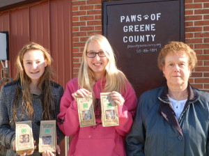 (From Left-Right) 4-H'ers Noelle Gray and Ashley Kuhl and Cheryl Swanson.  Photo courtesy of Greene County Extension