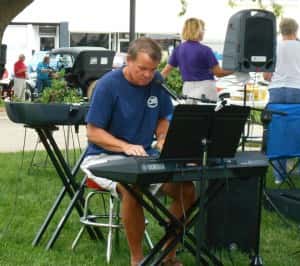 Eco. Dev. Director Ken Paxton playing the piano