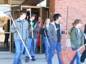 GCHS students with rakes