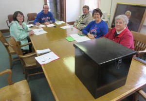 Committee members (L-R): Diane Piepel, Don Van Gilder, Mike Piepel, Jean Van Gilder and Mary Weaver.  Photo courtesy of Courthouse 100 Committee