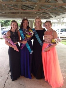 Leigan Laughery (2nd from left) poses with 2015 fair queen Lauren Hansen and runner-ups Makenna Woodvine and Cora Hoyt