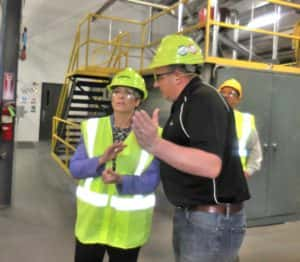 Senator Ernst (left) touring Syngenta with Site Manager Chad Wuebker (right) 