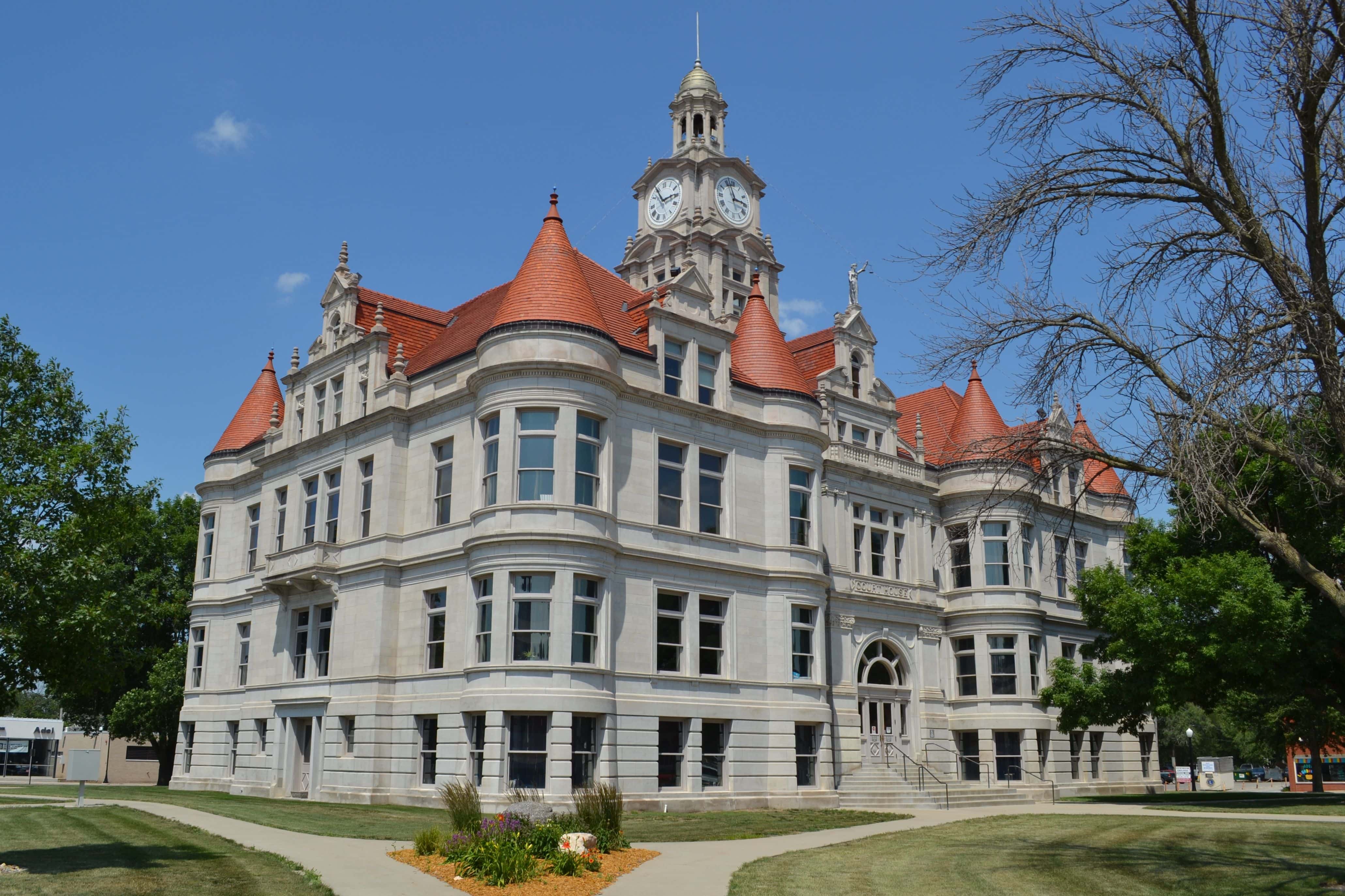 dallas_county_courthouse_adel_iowa_july_4_2013