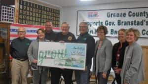 GGCGC presents $5,000 check to VFW and American Legion