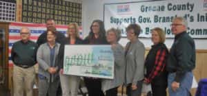 GGCGC presents $5,000 check to YSS