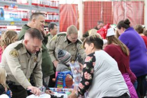 DCSO Shop with a Cop 2017 2