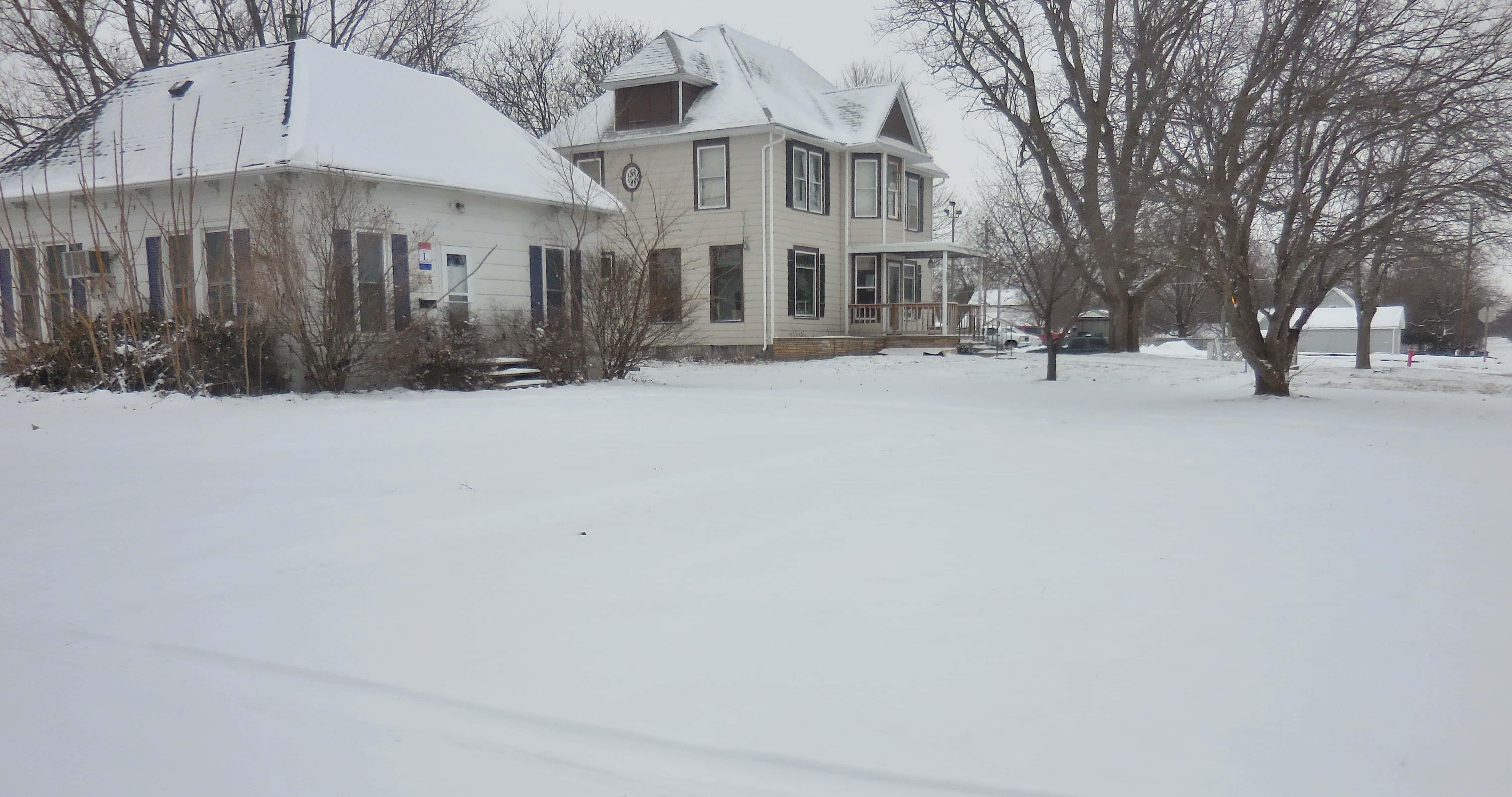 snow-on-sidewalks-3