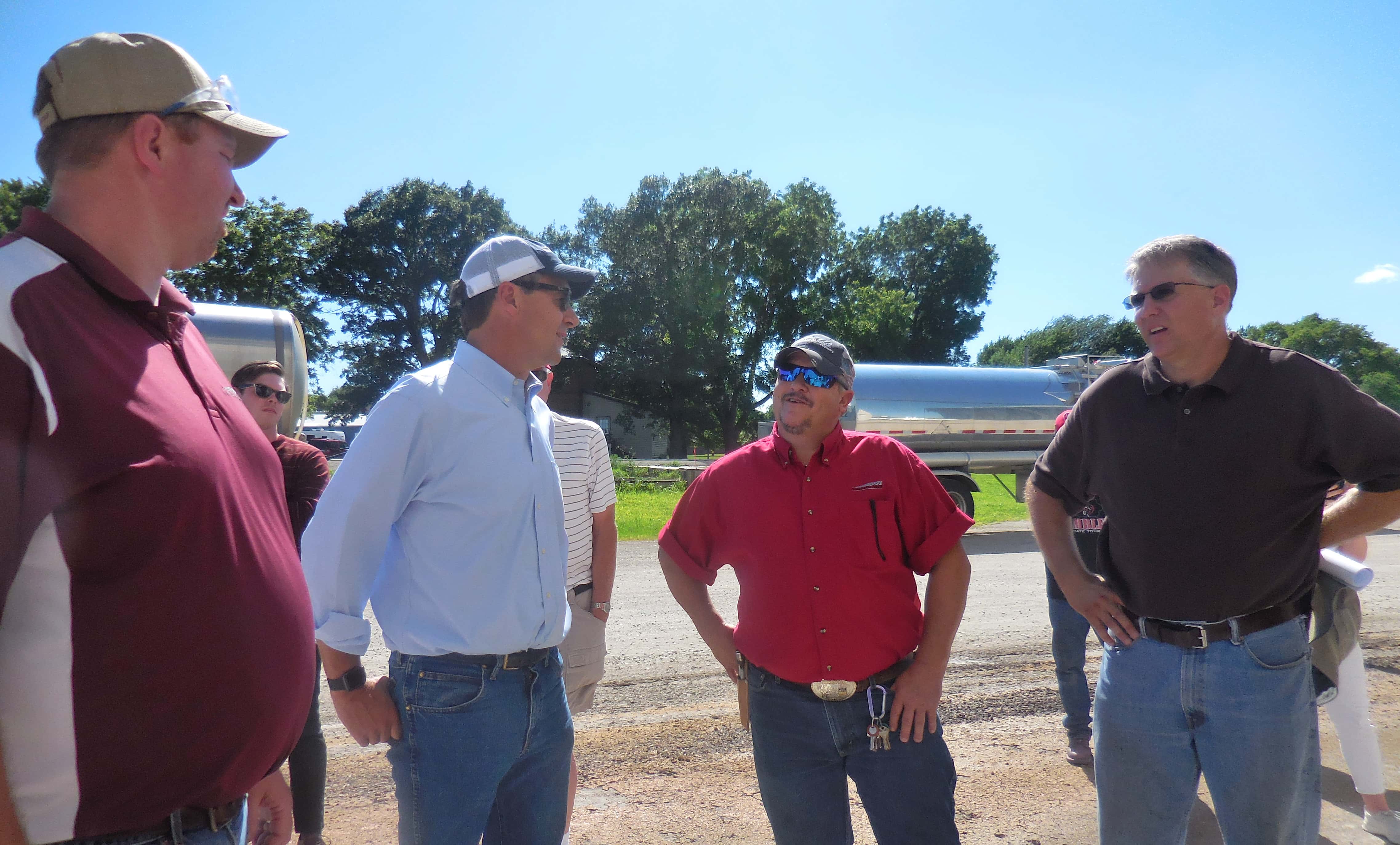 governor-bullock-in-rippey-pic-1