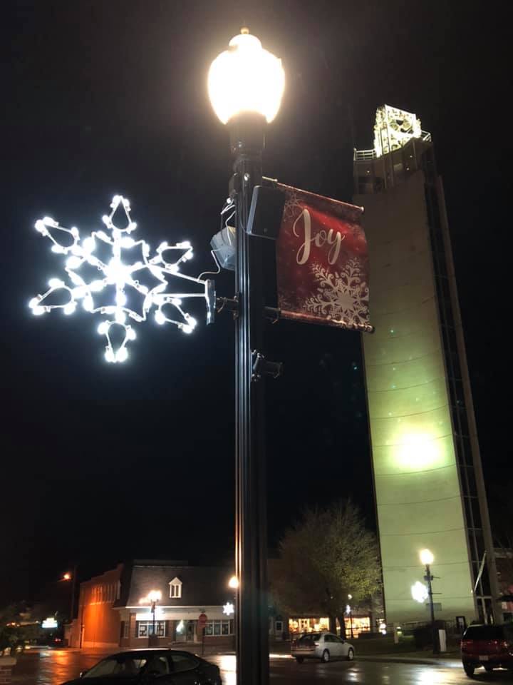 snowflakes-at-night