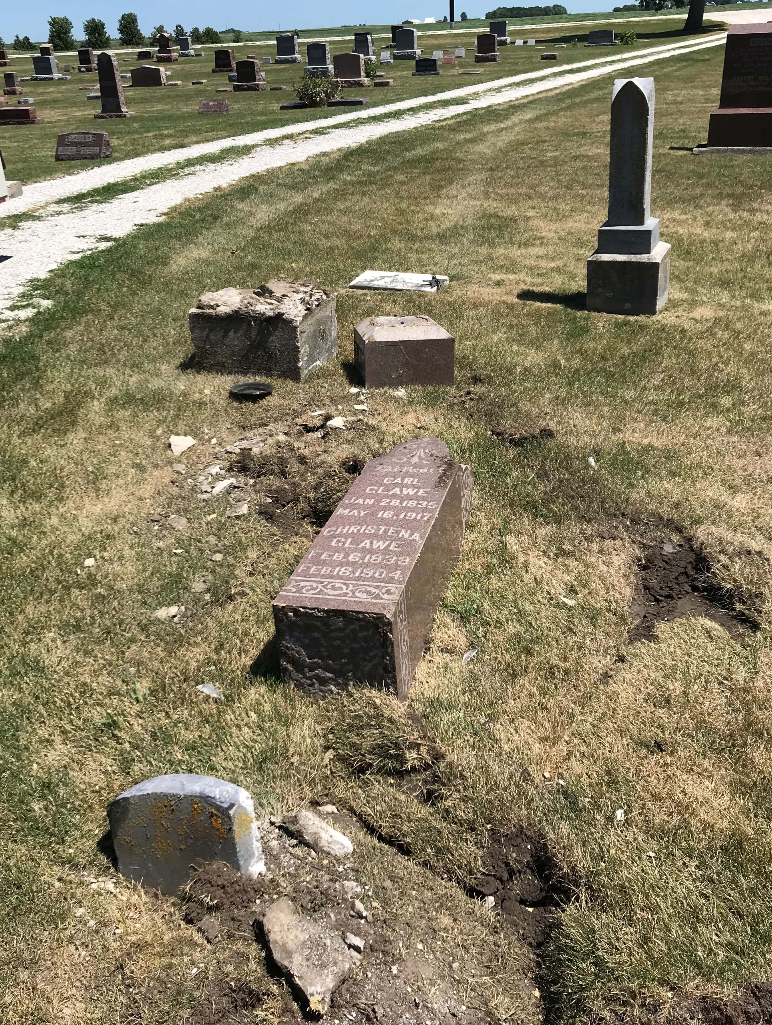 paton-township-cemetery-broken-headstones