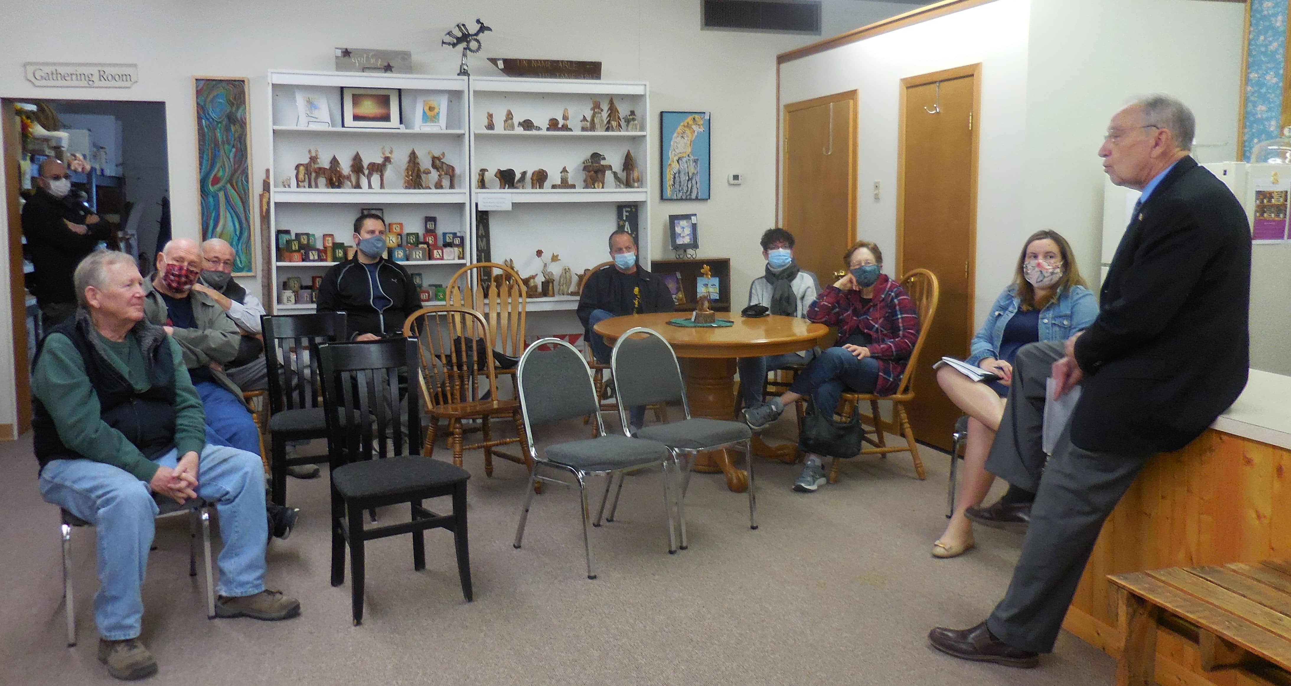 grassley-visit-to-art-on-state