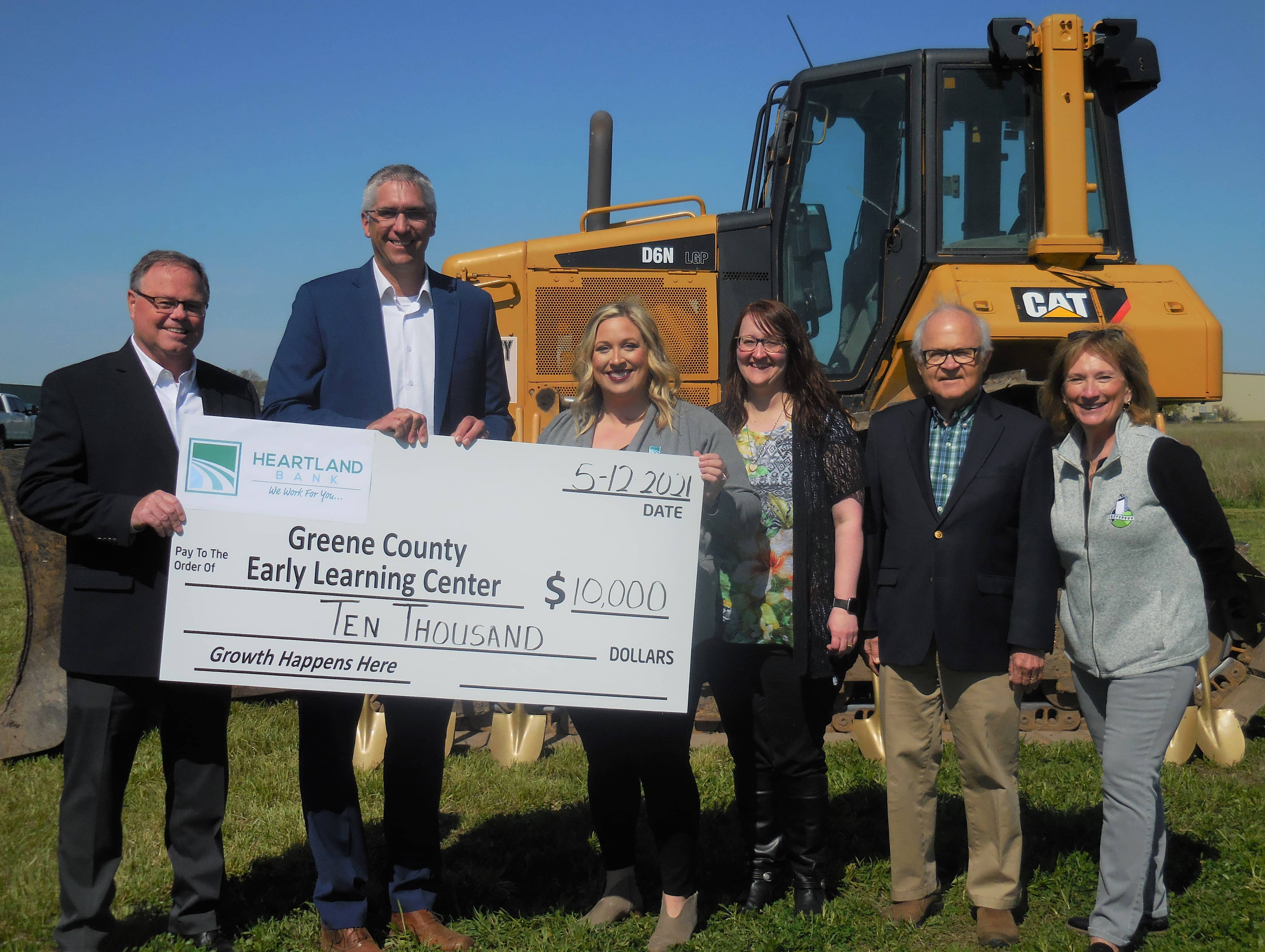 heartland-bank-donates-to-early-learning-center