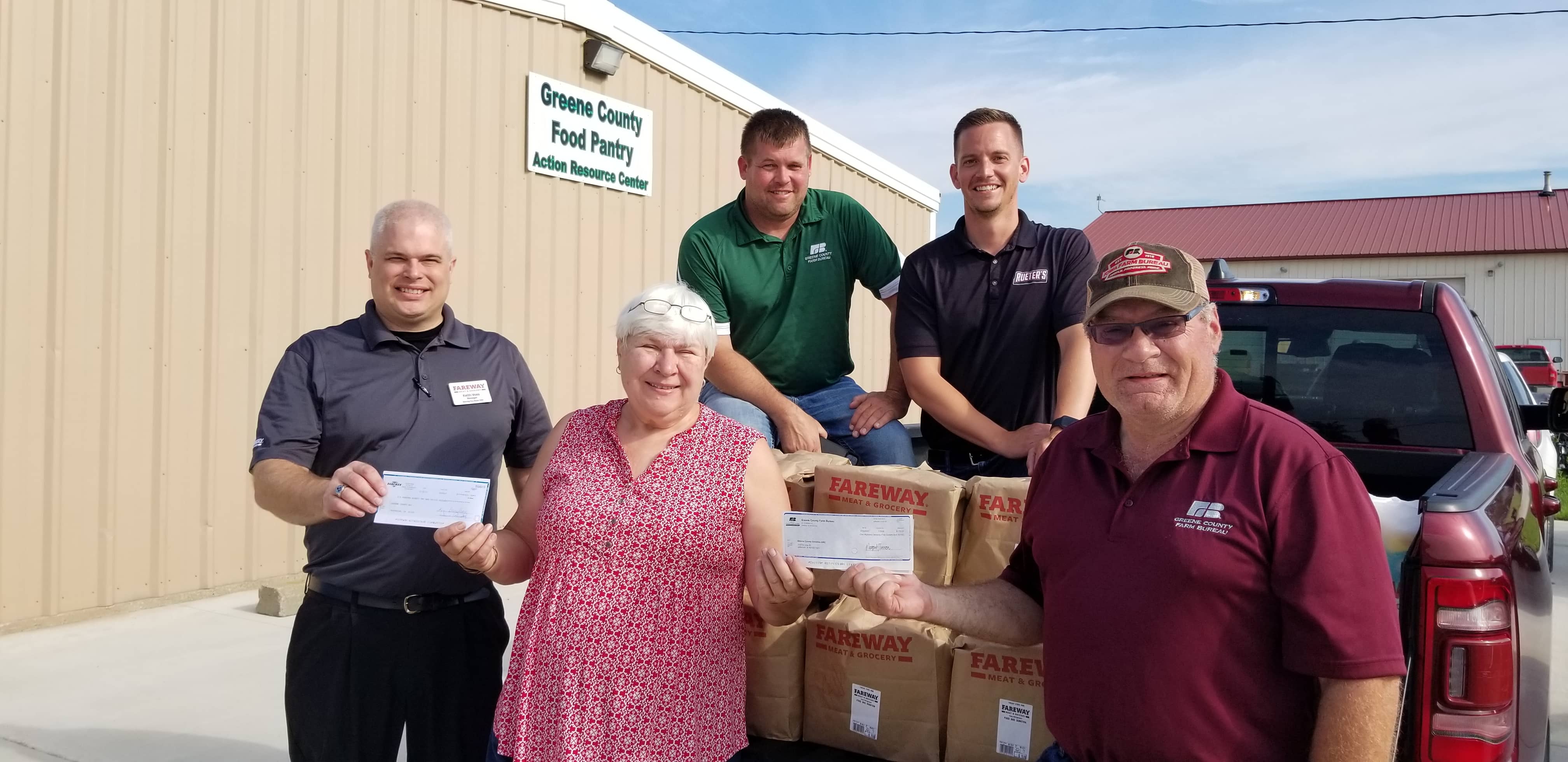 farm-bureau-donates-to-food-pantry