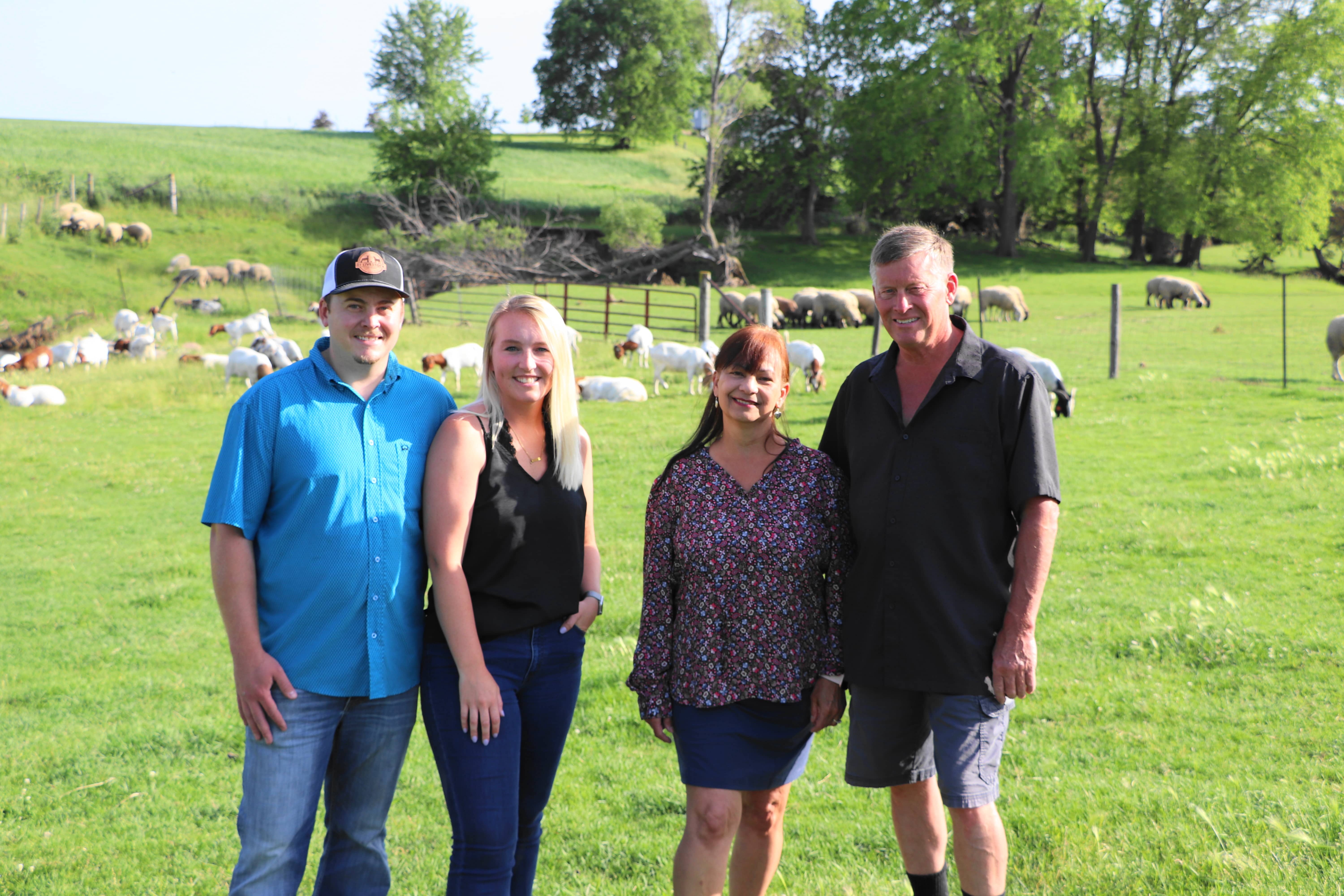 family-photo-et-livestock-taylors