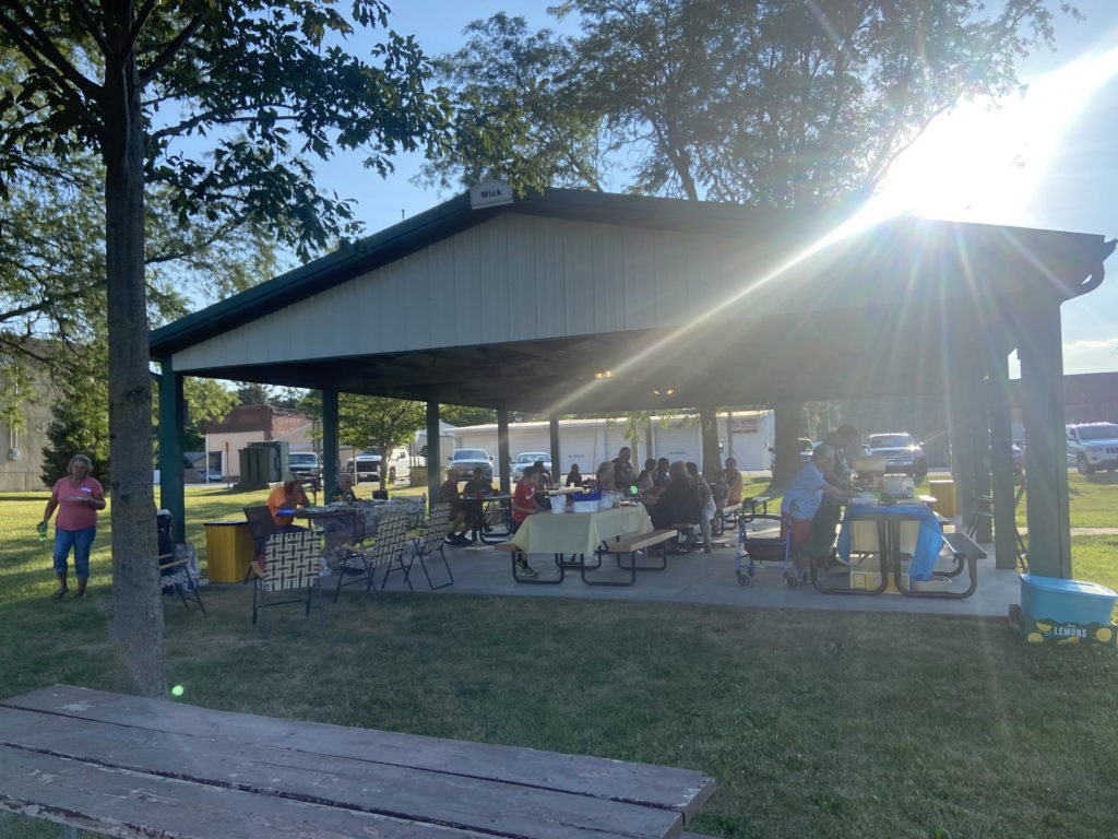 Menlo Potluck and Family Dance Brings Community Together Wednesday ...