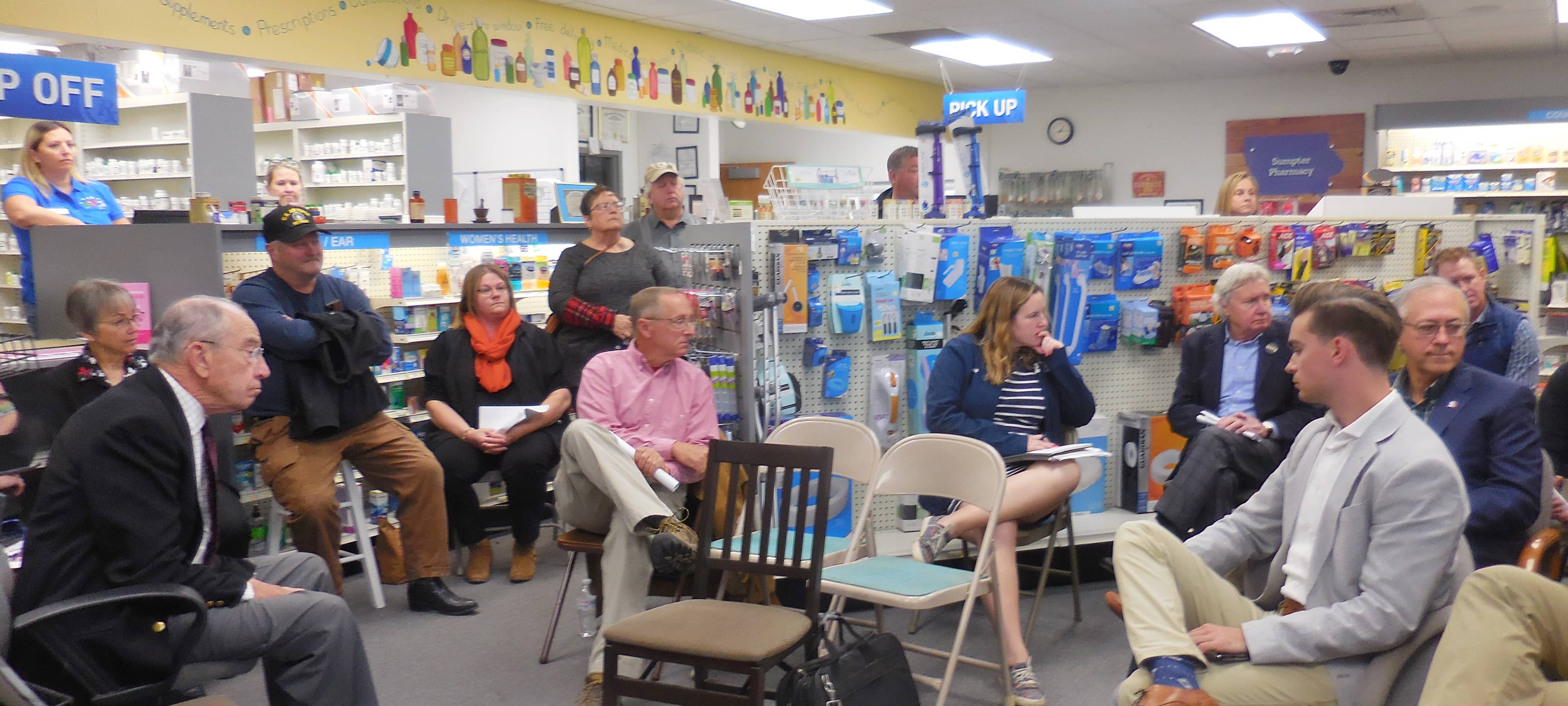 crowd-at-grassley-event