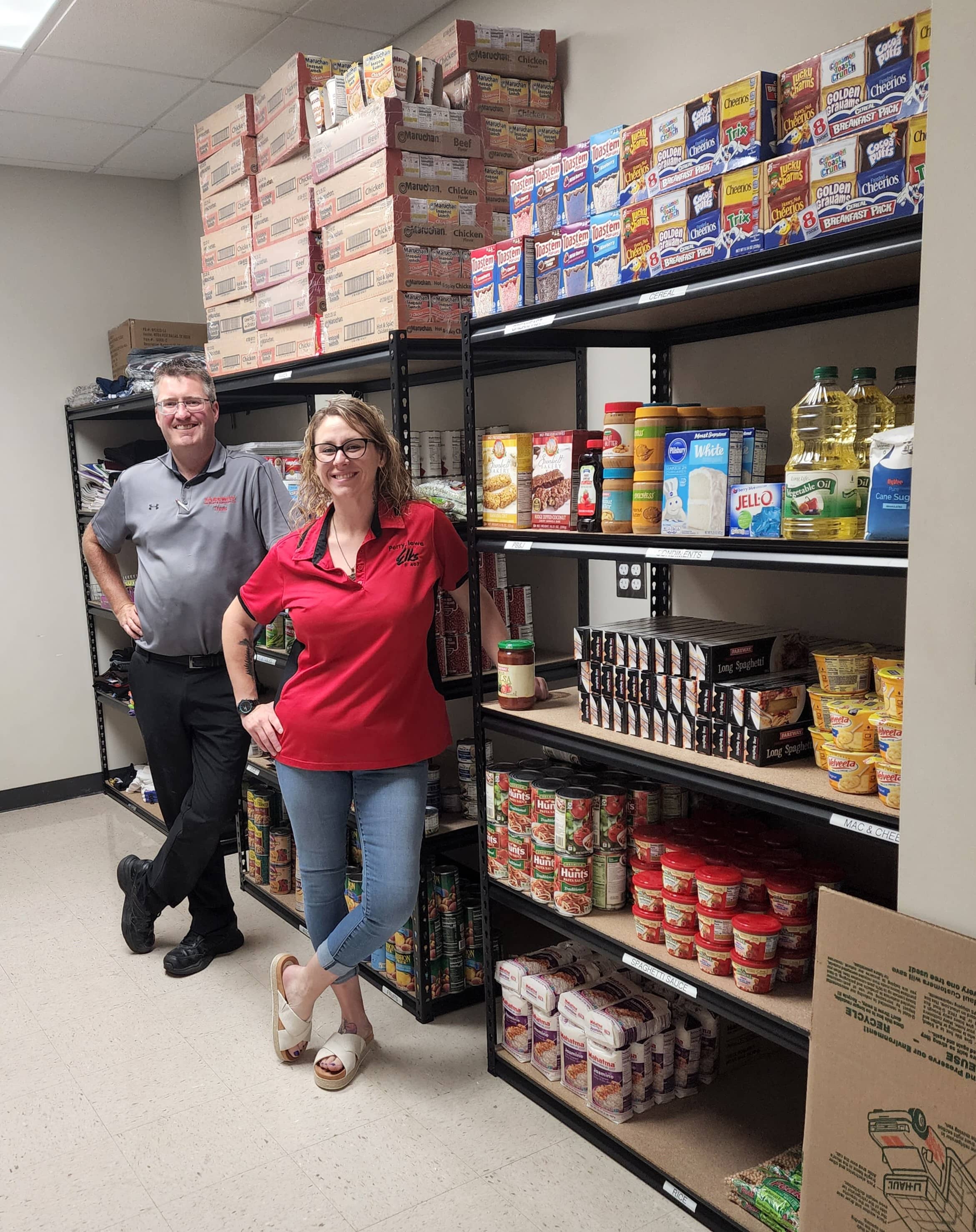 Perry Elks Donate To Perry School Food Pantry Raccoon Valley Radio 