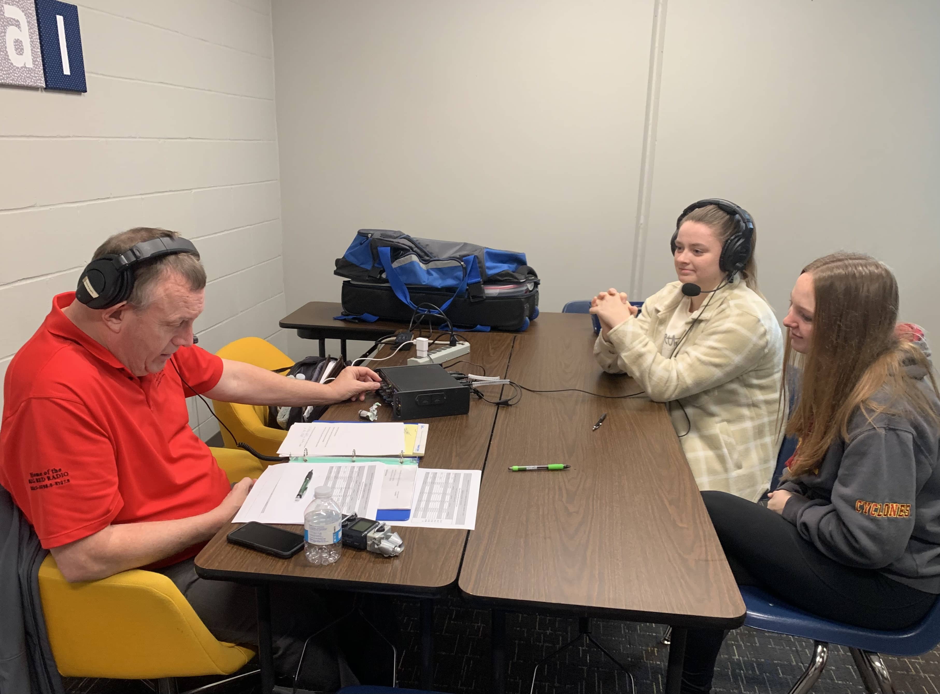 doug-rieder-with-paraeducator-teaching-students-allee-hinote-and-hallie-monthei-12-9-22-teresa-green