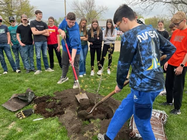 2023-tree-planting-at-head-park-pic-1