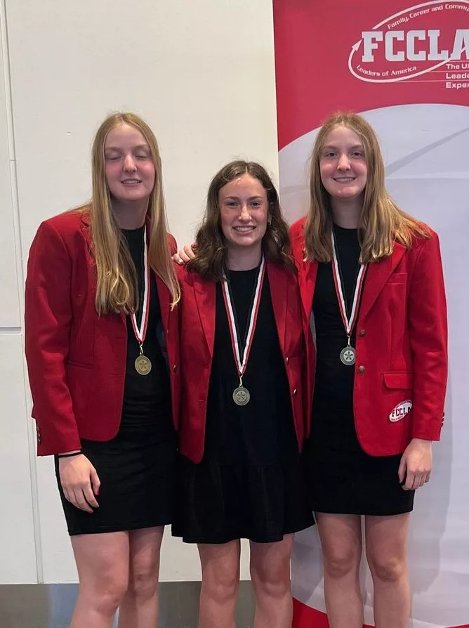 shipley-girls-and-hailey-carman