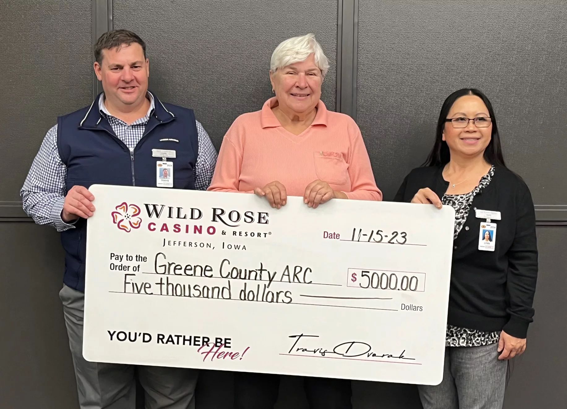 wild-rose-donates-to-greene-county-arc