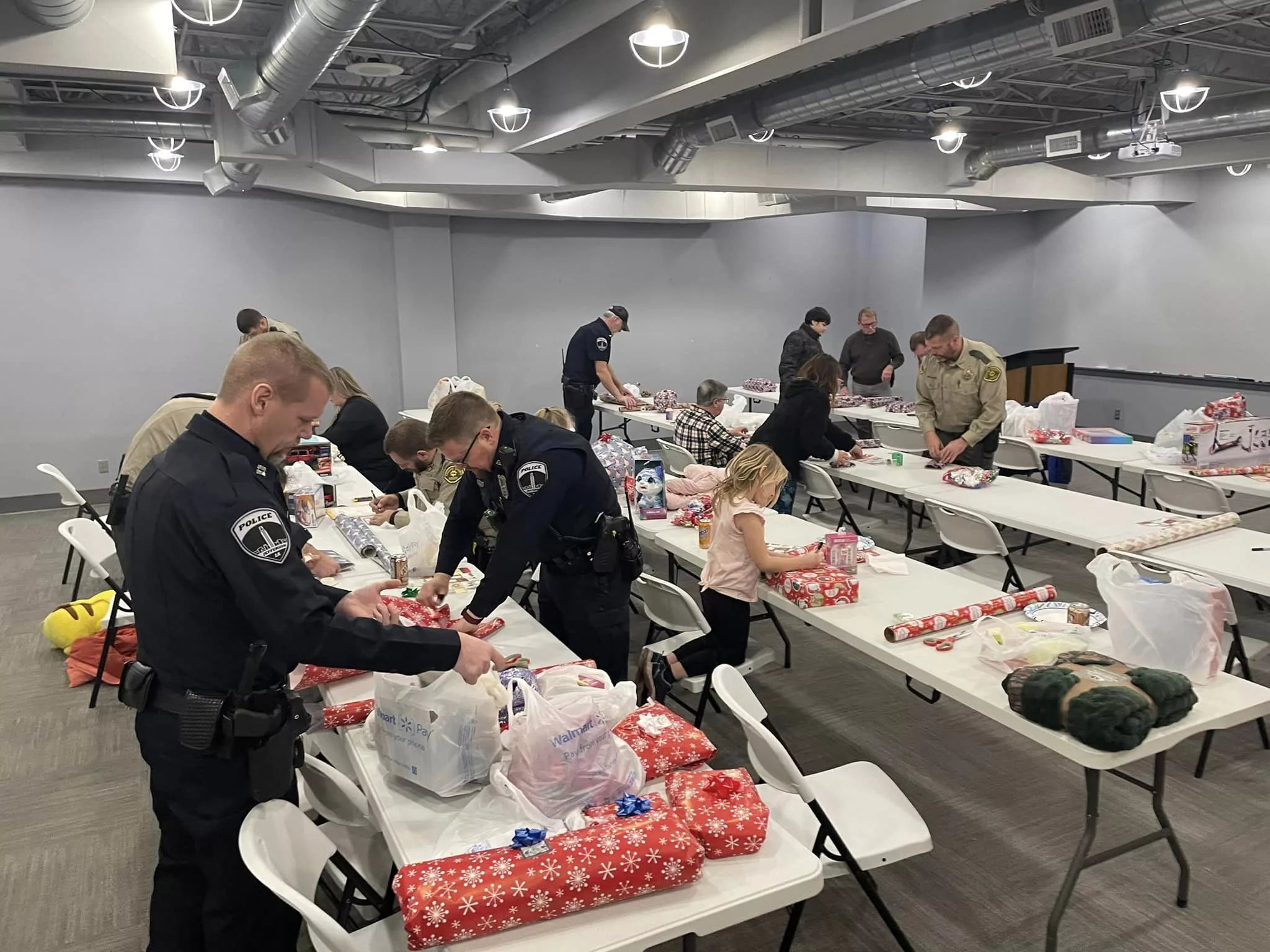 shop-with-a-cop-2023-pic-2