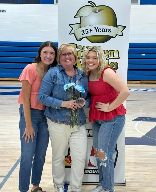 golden-apple-award-property-of-perry-schools