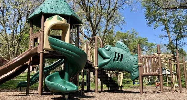 adel-kinnick-feller-park-playground