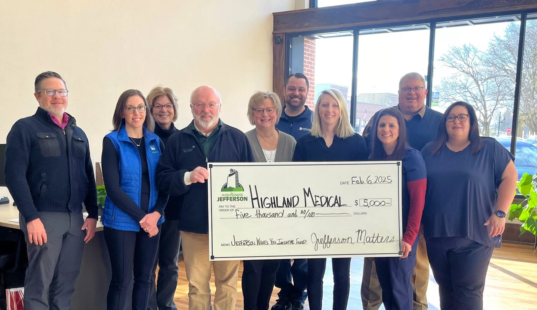 highland-medical-group-receives-grant-check