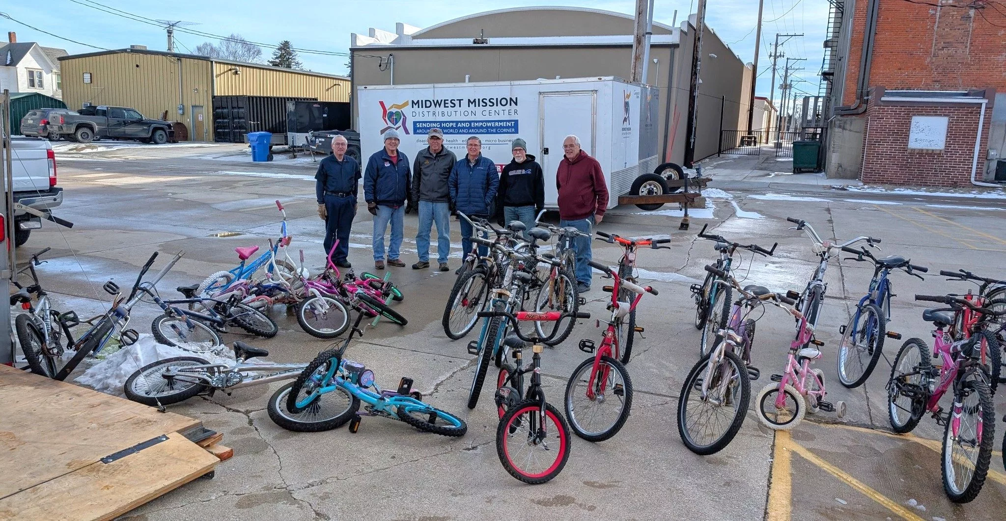 bike-donation-to-midwest-mission