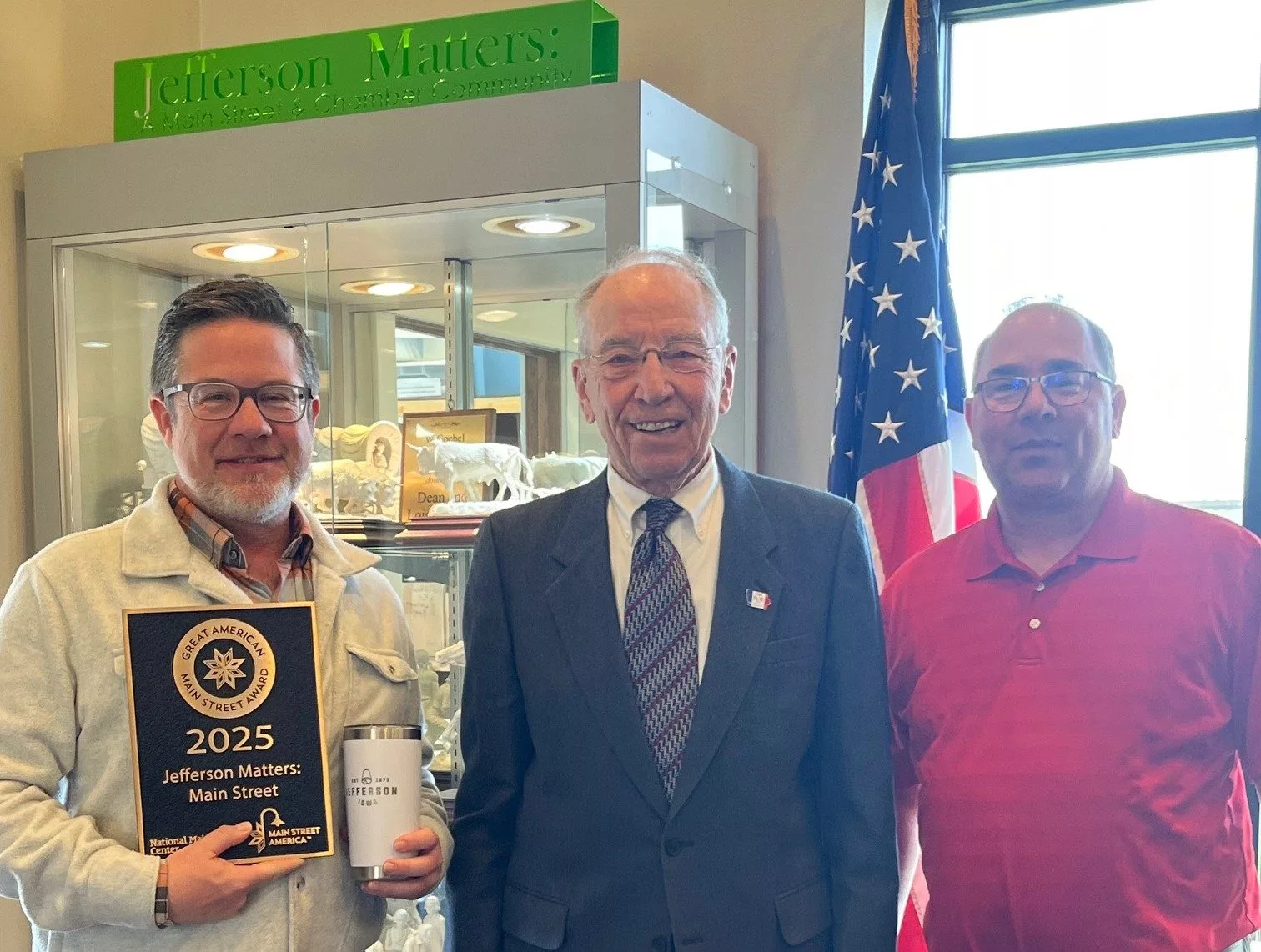 senator-grassley-with-gamsa-award